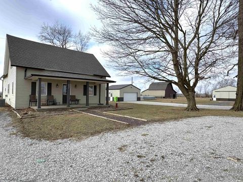 Photo of 2551 E 900 N, Crawfordsville, IN 47933 (MLS # 202605683)