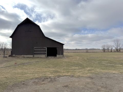 Tiny photo for 2551 E 900 N, Crawfordsville, IN 47933 (MLS # 202605683)