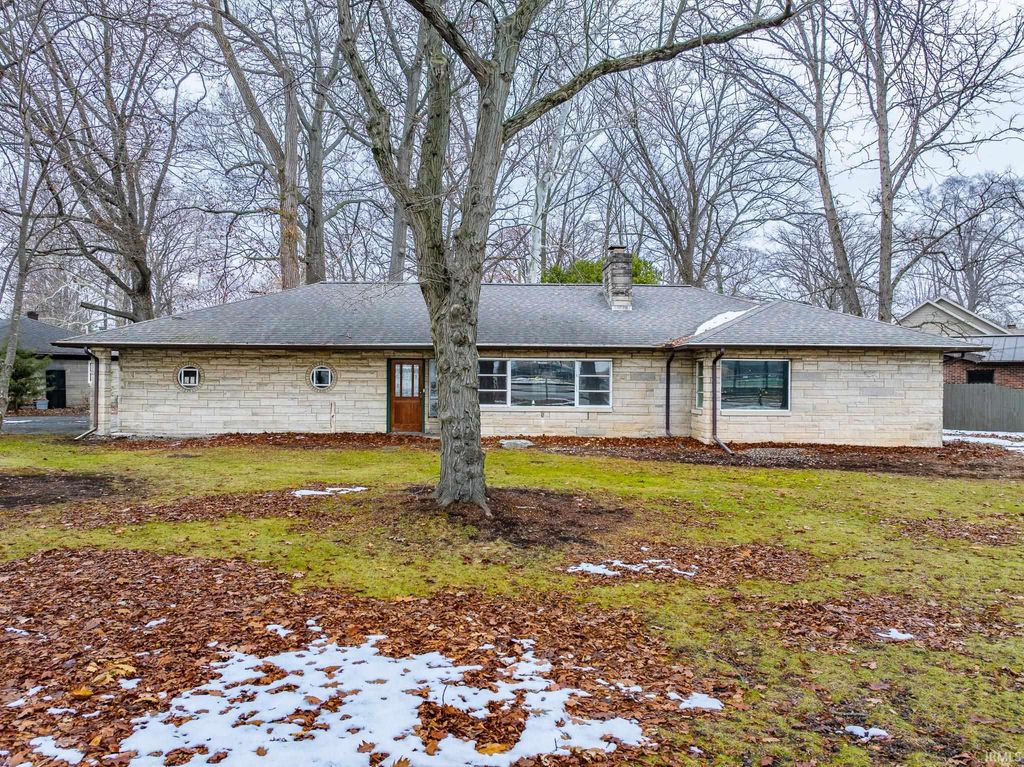 Photo of 500 W Harrison Avenue, Wabash, IN 46992 (MLS # 202549025)