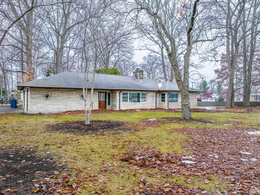 Photo of 500 W Harrison Avenue, Wabash, IN 46992 (MLS # 202549025)