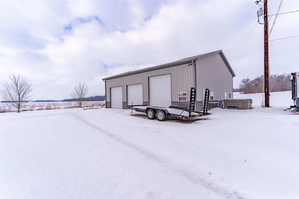 Photo of 10300 Weinzapfel Road, Mount Vernon, IN 47620 (MLS # 202604072)