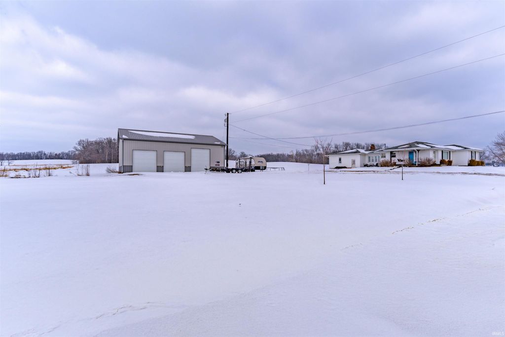 Photo of 10300 Weinzapfel Road, Mount Vernon, IN 47620 (MLS # 202604072)