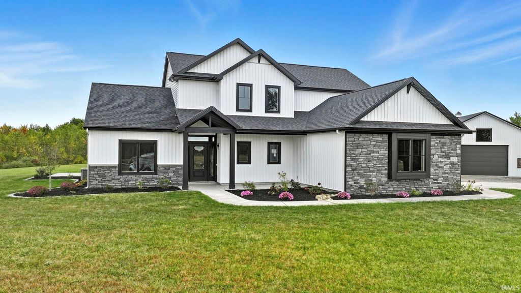 Photo of 1163 E 600 N, Columbia City, IN 46725 (MLS # 202542038)