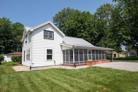 Photo of 106 N Wray Street, Warsaw, IN 46580 (MLS # 202629436)