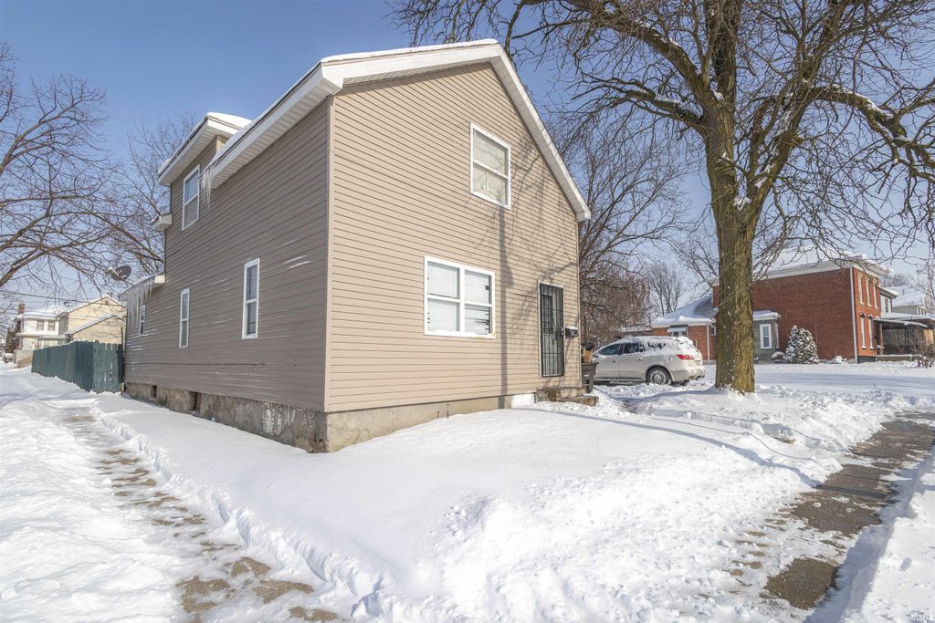 Photo of 501 E Lewis Street, Fort Wayne, IN 46802 (MLS # 202602788)
