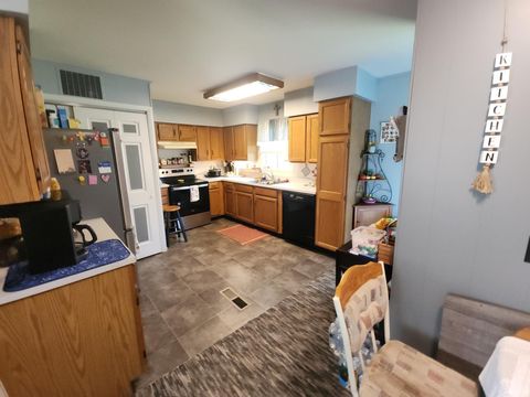 Tiny photo for 2516 Stadium Drive, Logansport, IN 46947 (MLS # 202612981)