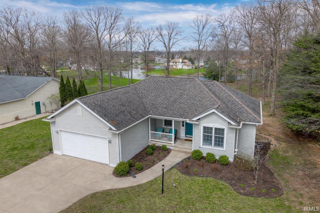 Photo of 348 E 300 N, Warsaw, IN 46582 (MLS # 202611610)