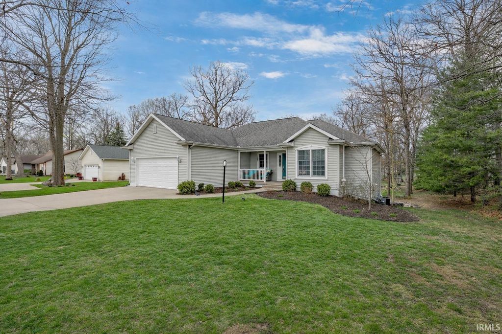 Photo of 348 E 300 N, Warsaw, IN 46582 (MLS # 202611610)