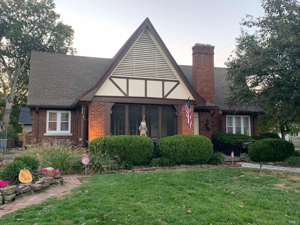 Photo of 701 College Hwy Hwy, Evansville, IN 47714 (MLS # 202537988)