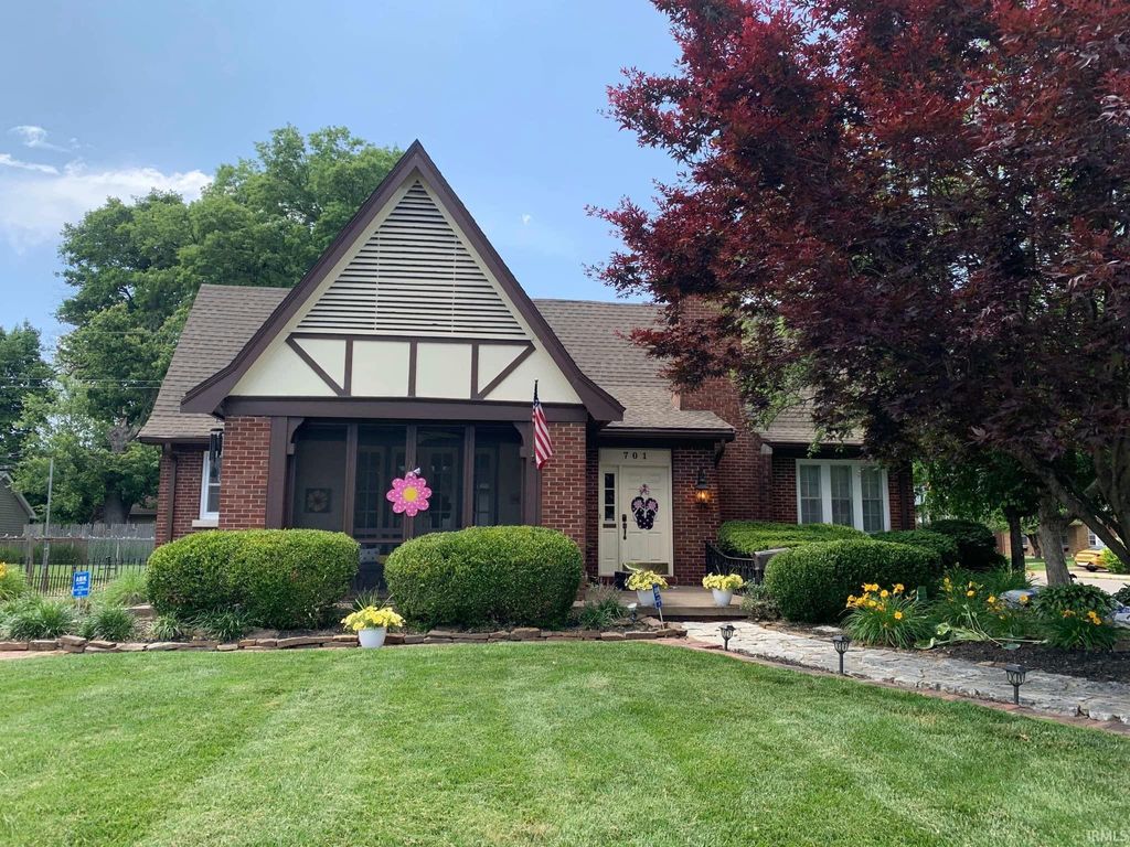 Photo of 701 College Hwy Hwy, Evansville, IN 47714 (MLS # 202537988)