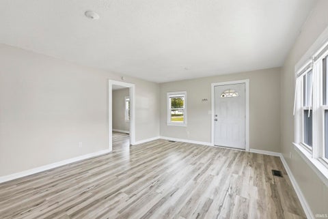 Tiny photo for 317 W Smith Street, Warsaw, IN 46580 (MLS # 202637813)