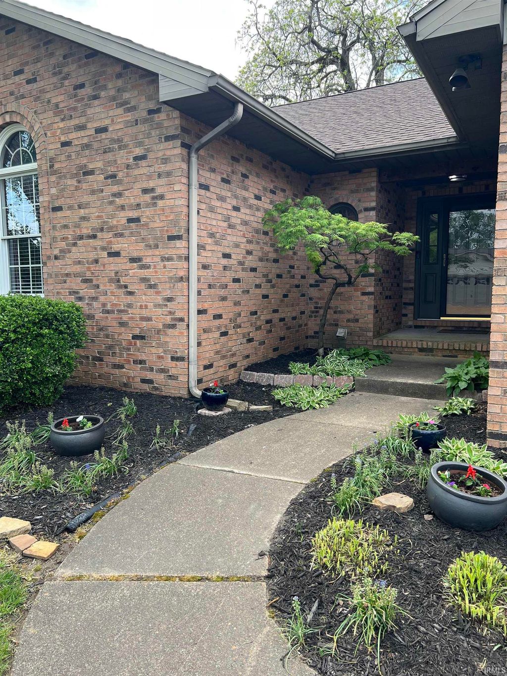 Photo of 2841 Oakshire Drive, Evansville, IN 47711 (MLS # 202613148)