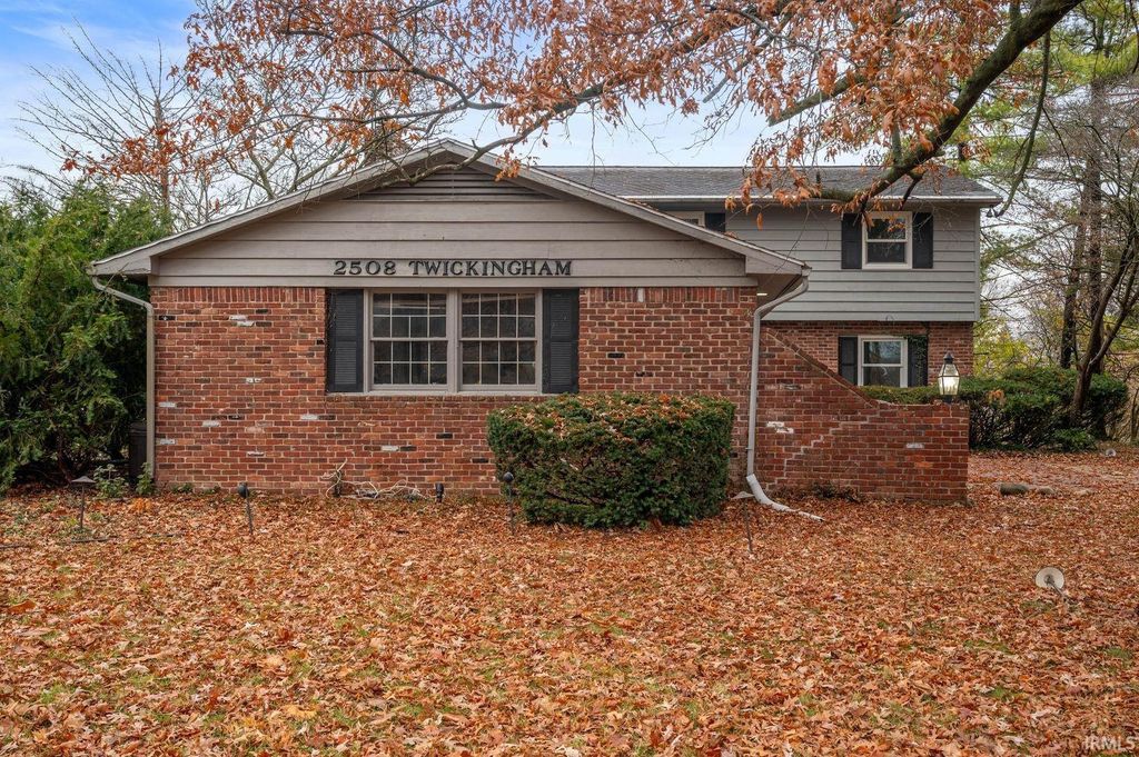 Photo of 2508 W Twickingham Drive, Muncie, IN 47304 (MLS # 202547896)
