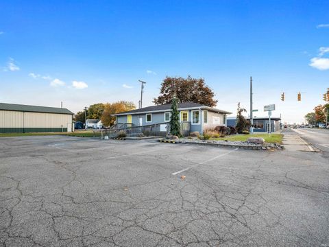 Photo of 308 S Scott Street, Warsaw, IN 46580 (MLS # 202543833) Photo of 308 S Scott Street, Warsaw, IN 46580 (MLS # 202543833)