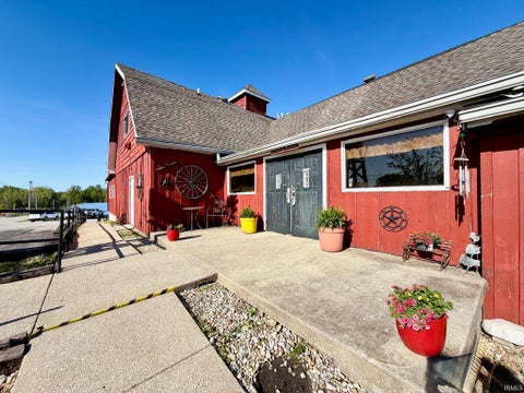 Tiny photo for 1414 Bundy Lane, Bedford, IN 47421 (MLS # 202614044)