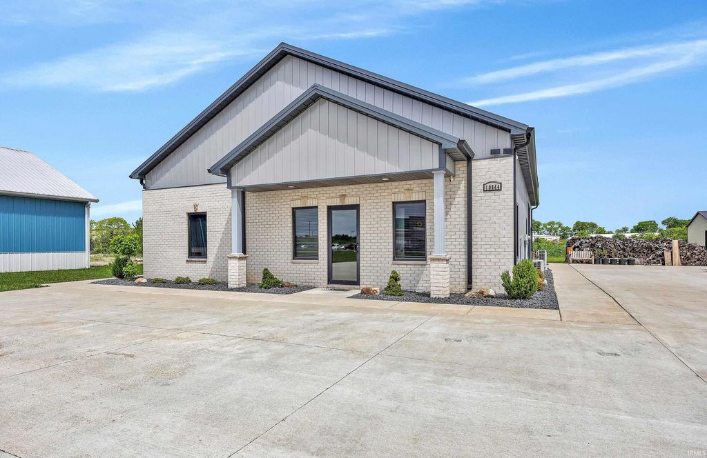 Photo of 10844 Stahl Road, Newburgh, IN 47630 (MLS # 202616544)
