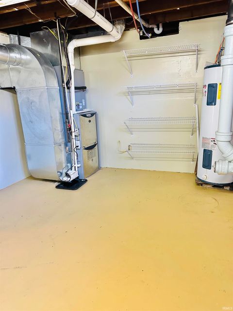 Tiny photo for 8812 W Mill Road, Yorktown, IN 47396 (MLS # 202545498)