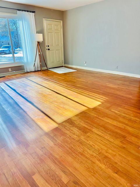 Tiny photo for 8812 W Mill Road, Yorktown, IN 47396 (MLS # 202545498)