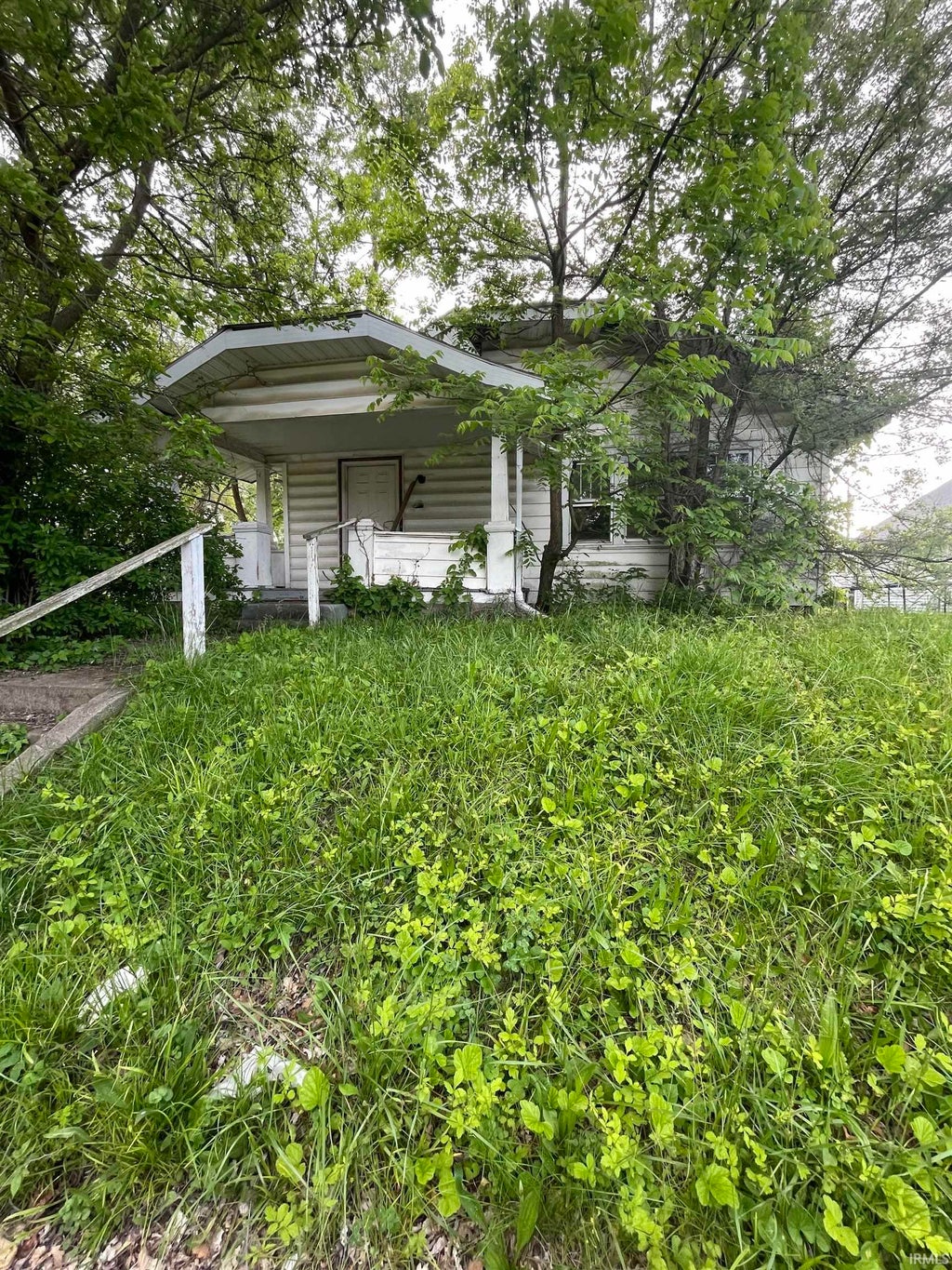 Photo of 1423 Nelle Street, Anderson, IN 46016 (MLS # 202639504)