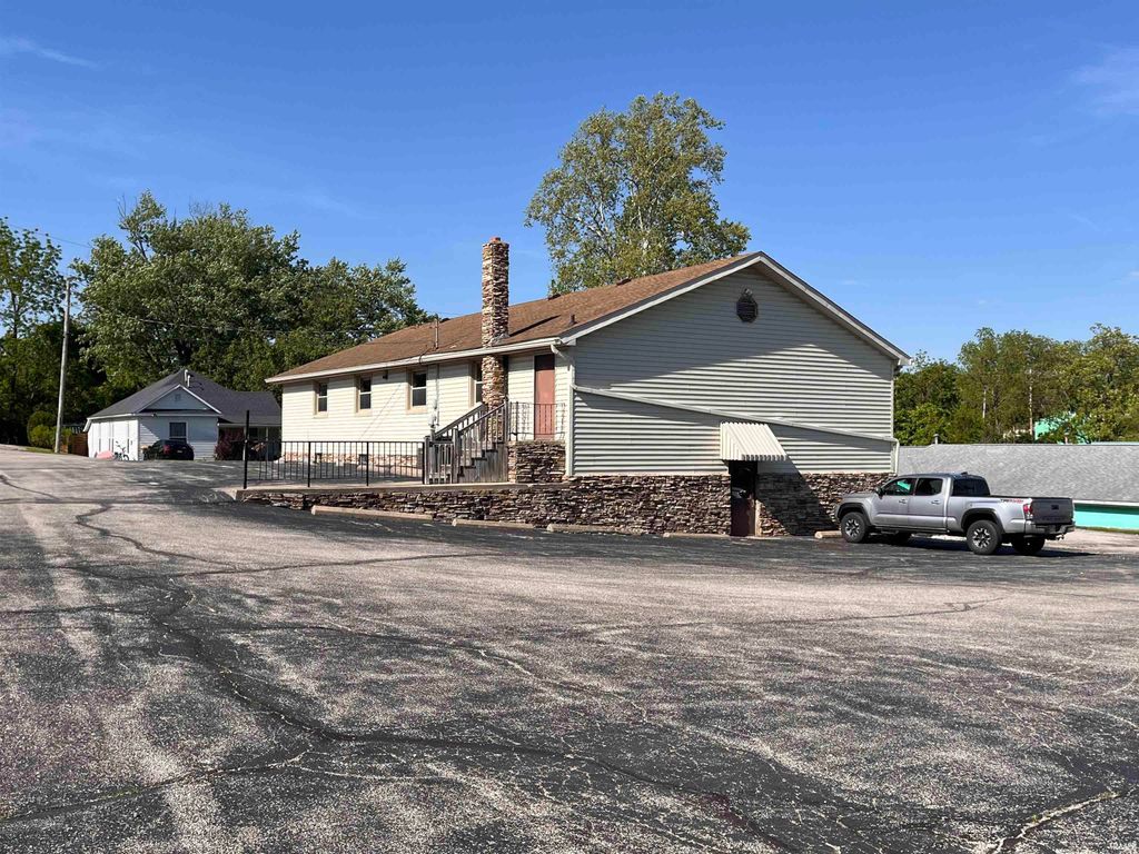 Photo of 1409 W Kirkwood Avenue, Bloomington, IN 47404 (MLS # 202617868)