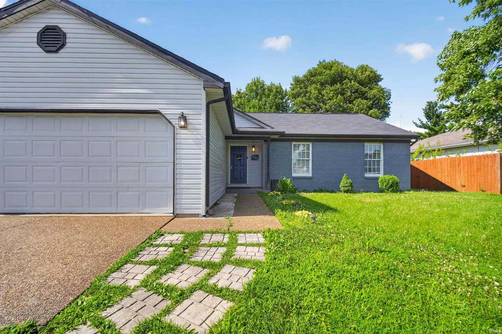 Photo of 9566 Rabbit Run Drive, Newburgh, IN 47630 (MLS # 202626202)