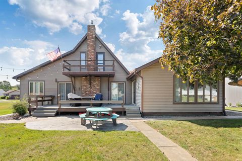 Tiny photo for 2014 FORDS Court, Rochester, IN 46975 (MLS # 202506977)