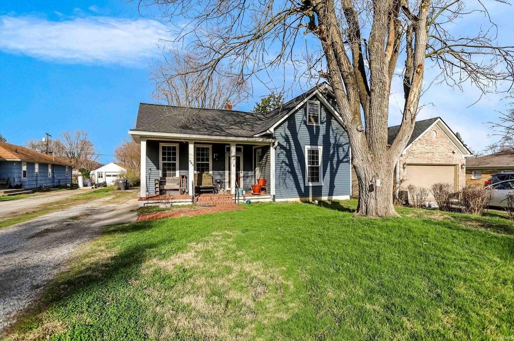 Photo of 202 N Monroe Street, Indianapolis, IN 46229 (MLS # 202610129)