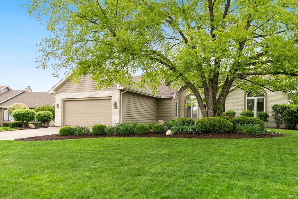 Photo of 1409 Copper Beech Run, Fort Wayne, IN 46814 (MLS # 202616247)