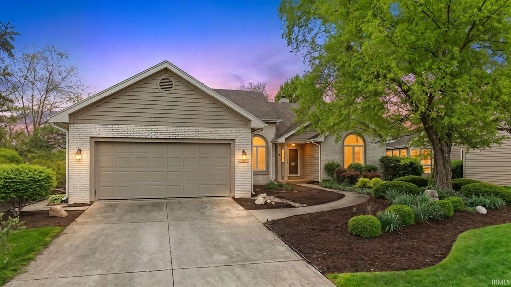 Photo of 1409 Copper Beech Run, Fort Wayne, IN 46814 (MLS # 202616247)