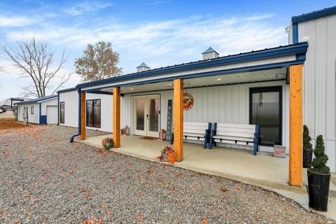 Tiny photo for 8257 S Country Road 1075, Charlottesville, IN 46117 (MLS # 202546908)