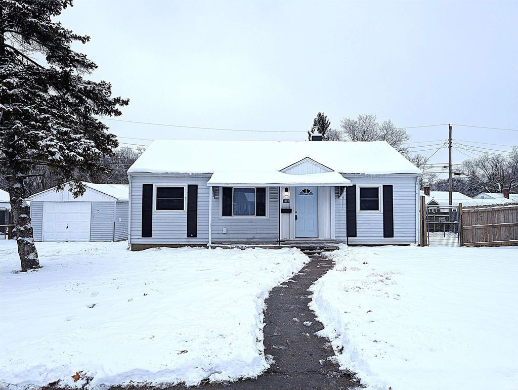 Photo of 1307 Sunset Drive, Lafayette, IN 47905 (MLS # 202547827)