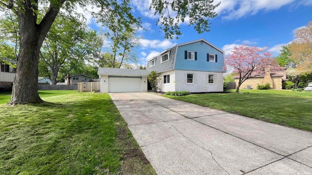 Photo of 1655 Brookwood Dr. Drive, Elkhart, IN 46514 (MLS # 202615391)