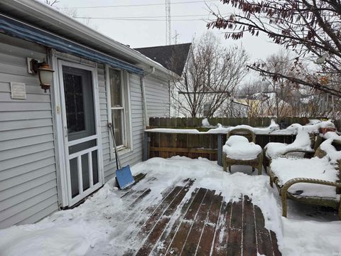 Tiny photo for 1214 E Jefferson Street, Rochester, IN 46975 (MLS # 202603750)