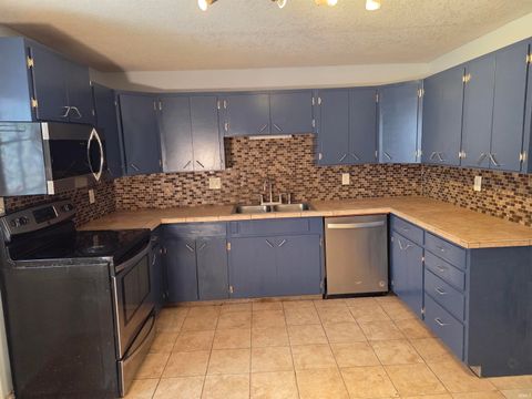 Tiny photo for 1214 E Jefferson Street, Rochester, IN 46975 (MLS # 202603750)