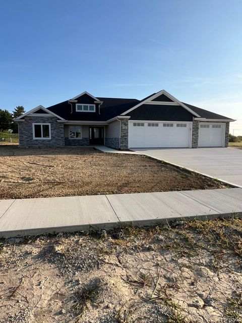 Photo of 106 Fox Trail Drive, Auburn, IN 46706 (MLS # 202536203)