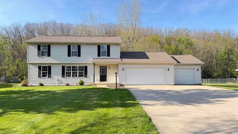 Photo of 15237 County Road 44, Goshen, IN 46528 (MLS # 202615080)