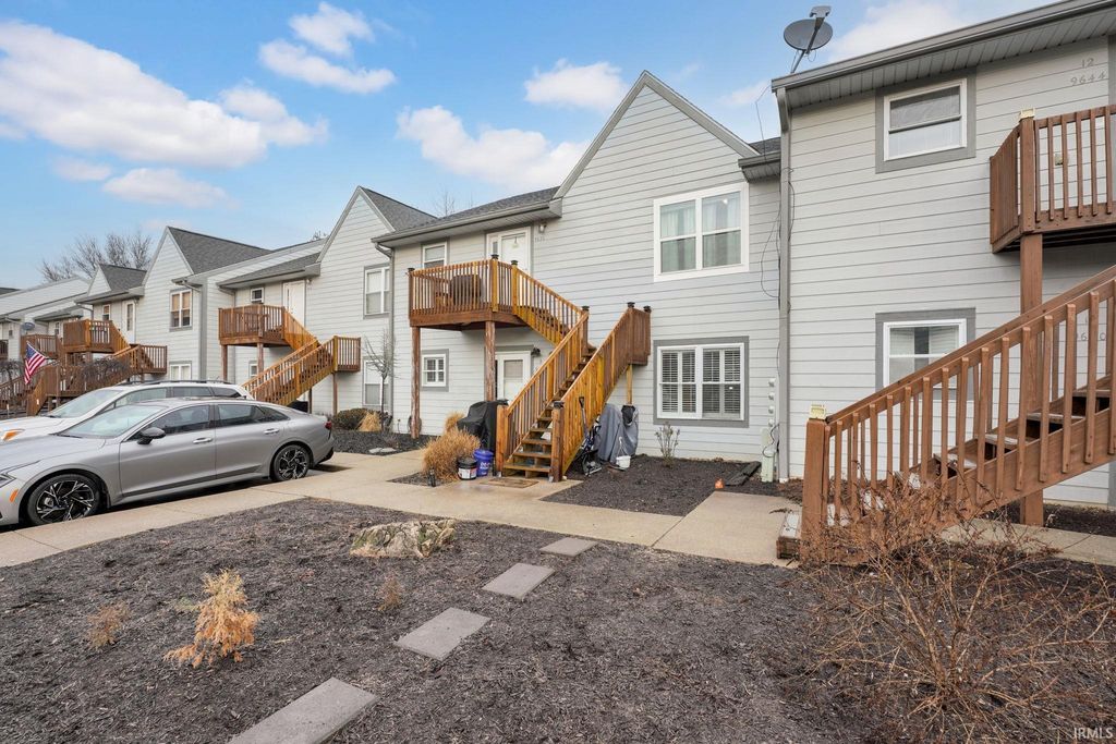 Photo of 9636 S Bay Pointe Court, Bloomington, IN 47401 (MLS # 202607071)