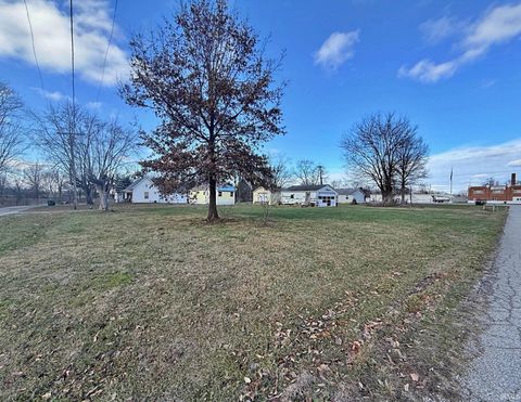 Photo of 230 E St SW St, Linton, IN 47441 (MLS # 202605666)
