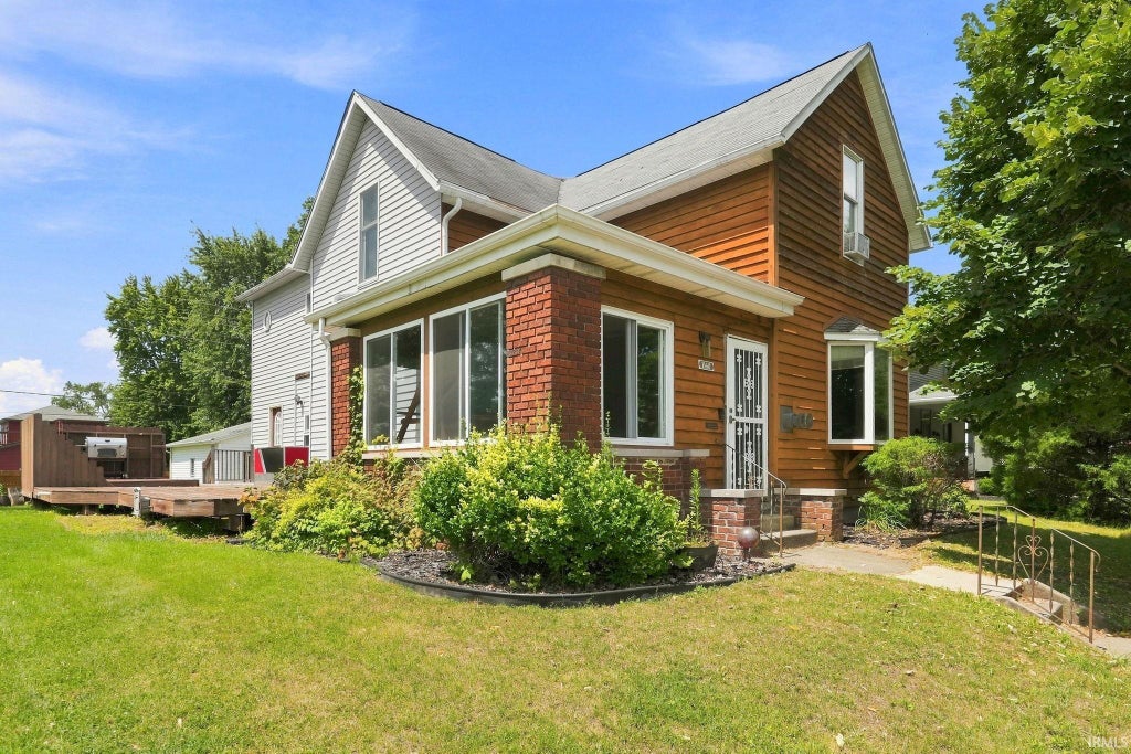 Photo of 1160 Poplar Street, Huntington, IN 46750 (MLS # 202629669)