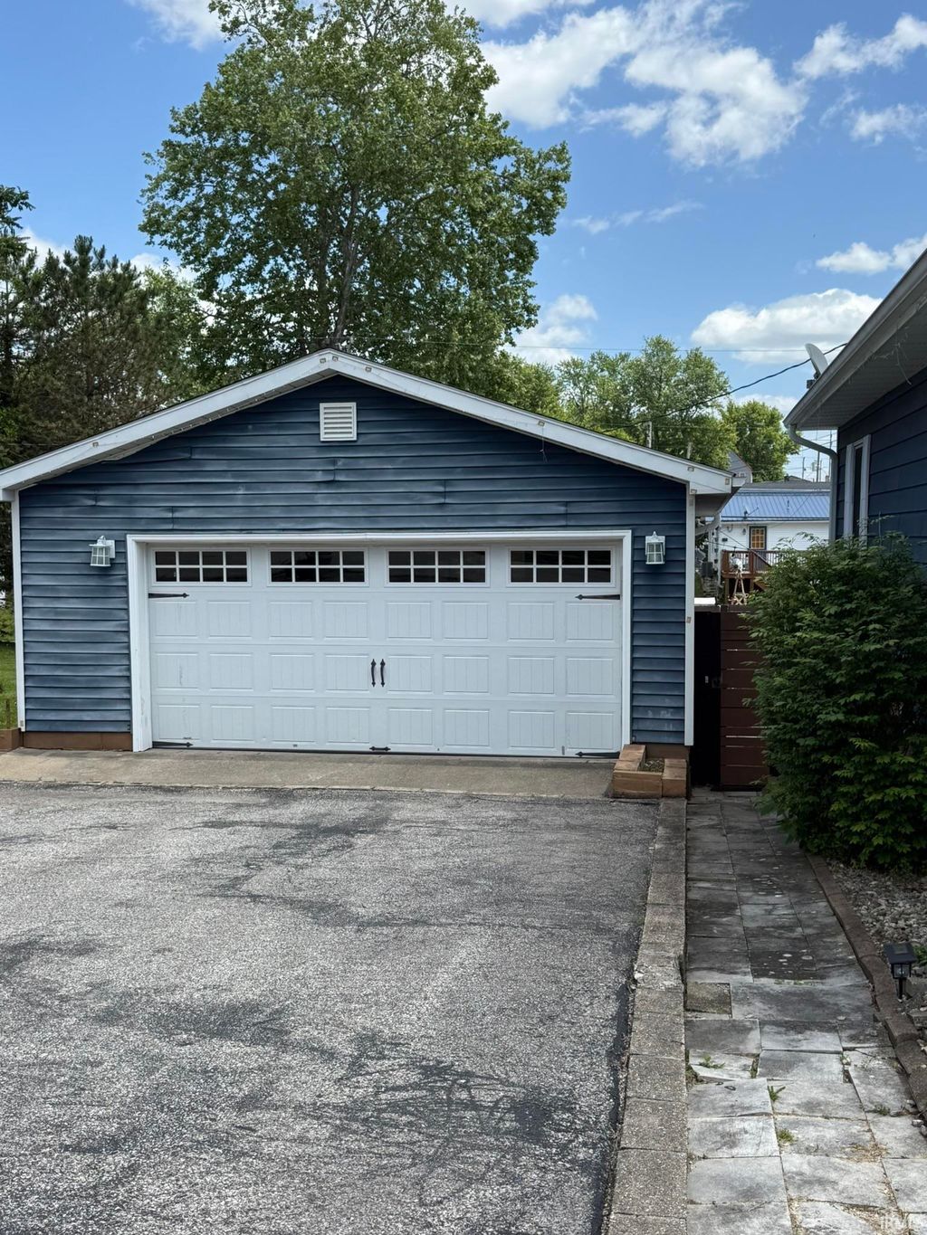Photo of 626 V Street ST, Bedford, IN 47421 (MLS # 202616863)