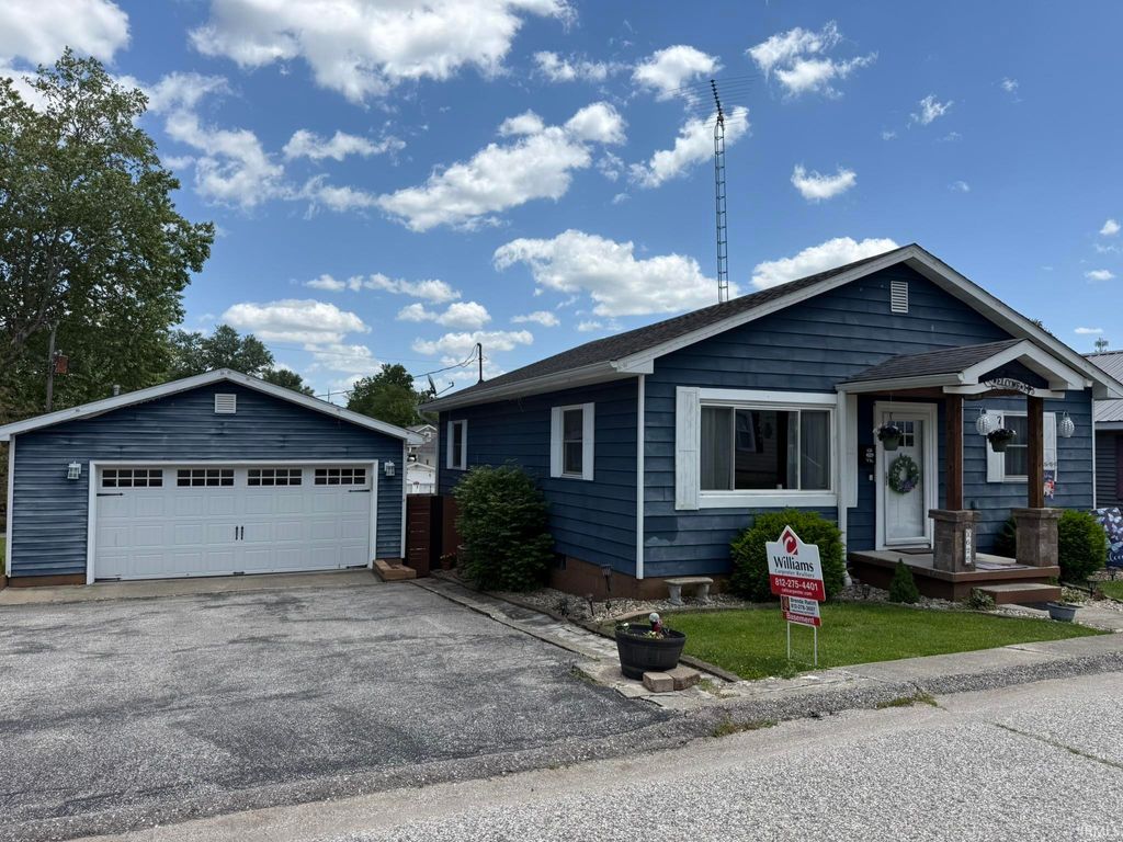 Photo of 626 V Street ST, Bedford, IN 47421 (MLS # 202616863)