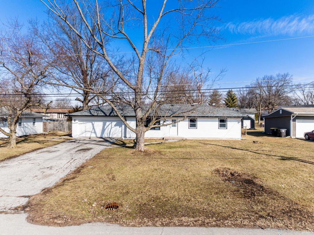 Photo of 3509 E Maplegrove Avenue, Fort Wayne, IN 46806 (MLS # 202606238)