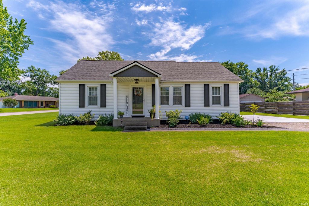 Photo of 2511 Saint George Road, Evansville, IN 47711 (MLS # 202621401)