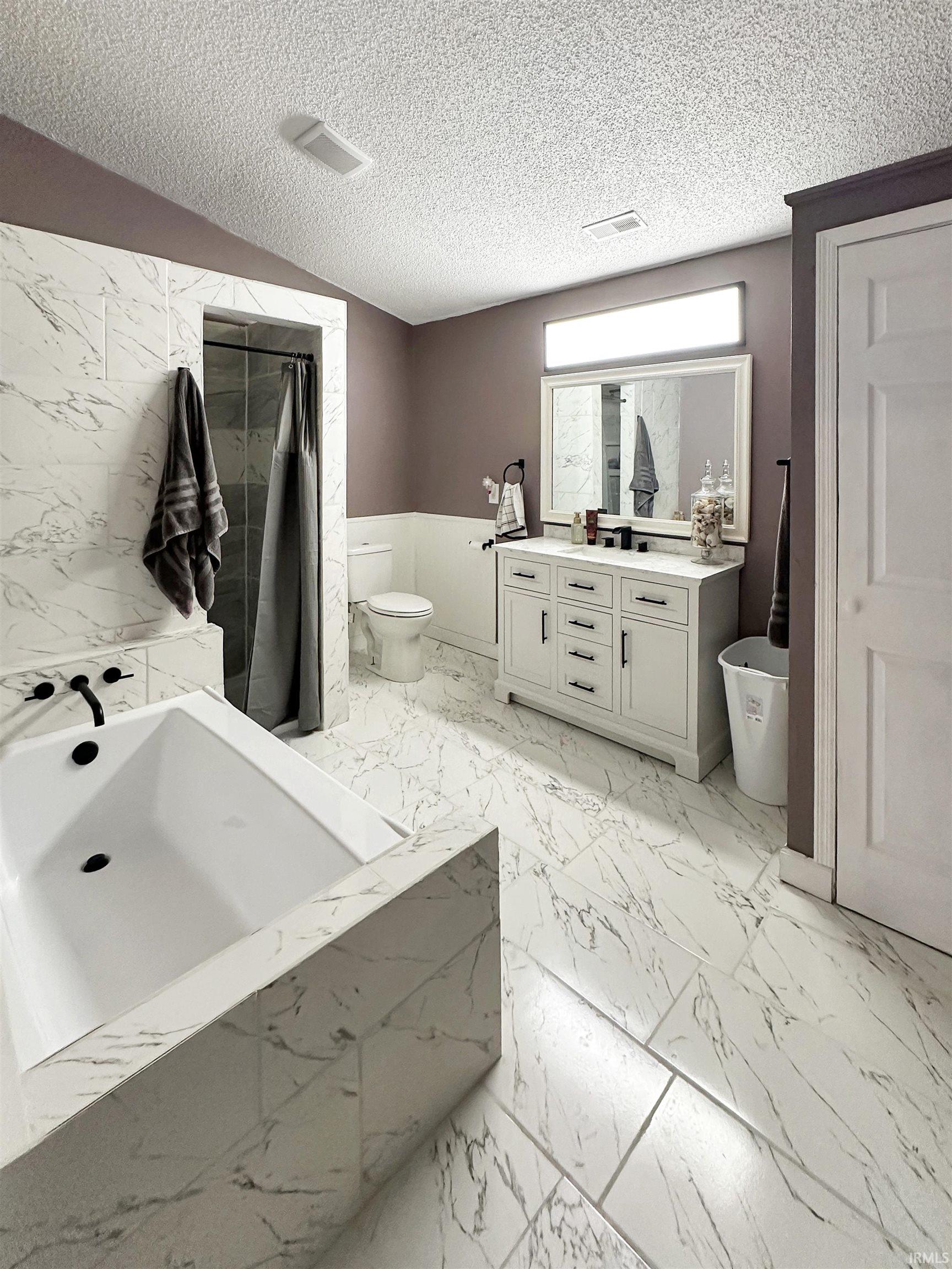 Tipton, Indiana 46072, United States, 3 Bedrooms Bedrooms, ,2 BathroomsBathrooms,Residential,Active,257010