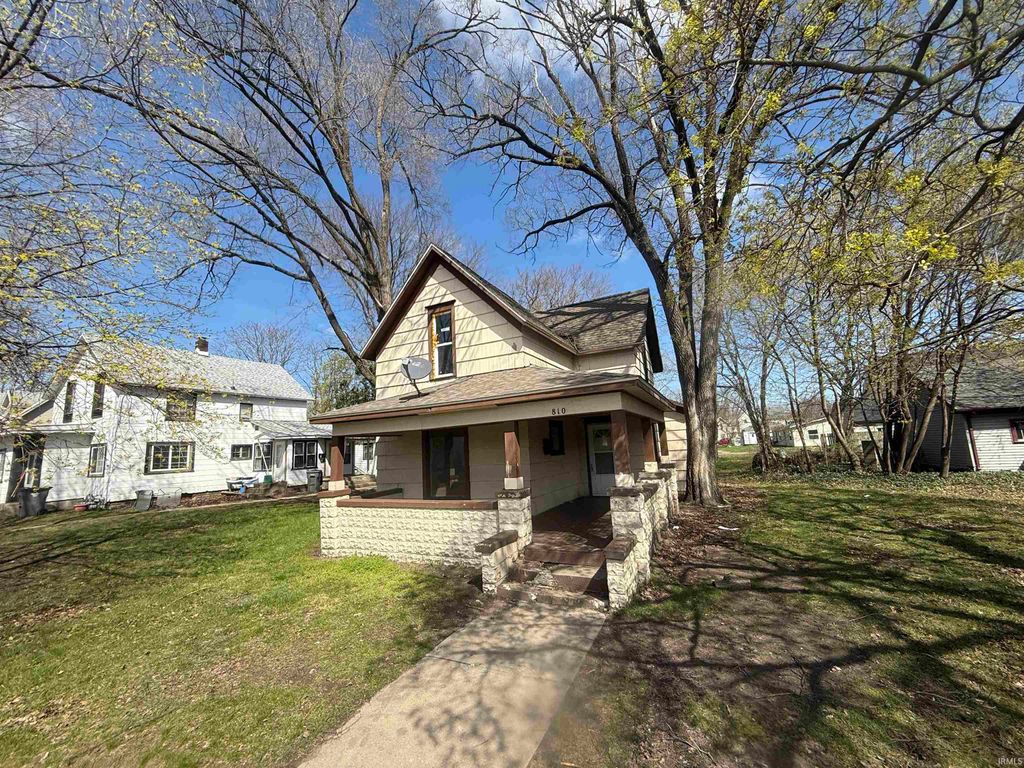 Photo of 810 W Wolf Avenue, Elkhart, IN 46516 (MLS # 202612630)