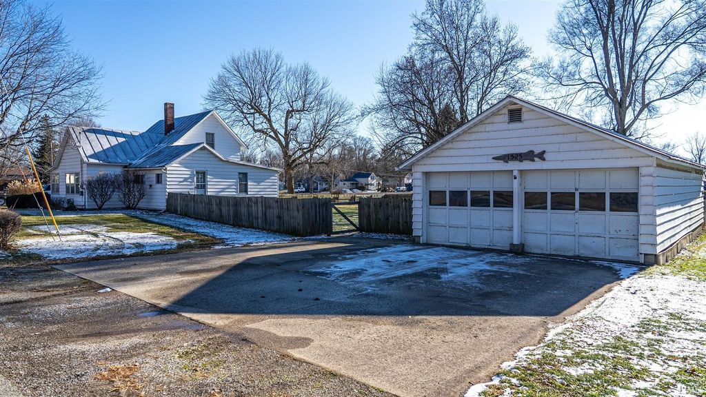 Photo of 1525 Ozark Street, Pleasant Lake, IN 46779 (MLS # 202601241)