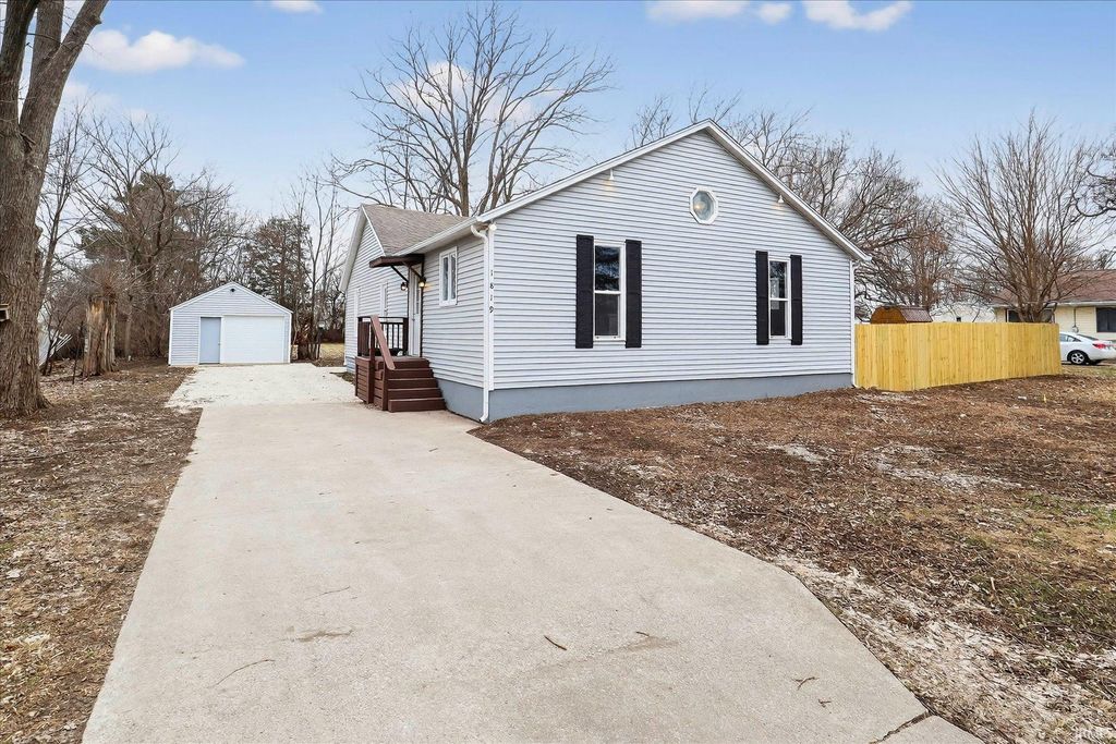 Photo of 1819 N Sheridan Street, South Bend, IN 46628 (MLS # 202607007)