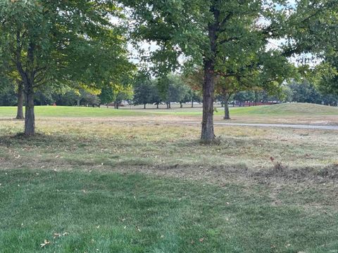 Tiny photo for 2042 Oak Leaf Court, Kokomo, IN 46902 (MLS # 202540379)