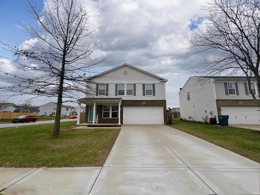 Photo of 3021 Peebleshire Lane, Lafayette, IN 47909 (MLS # 202608794)