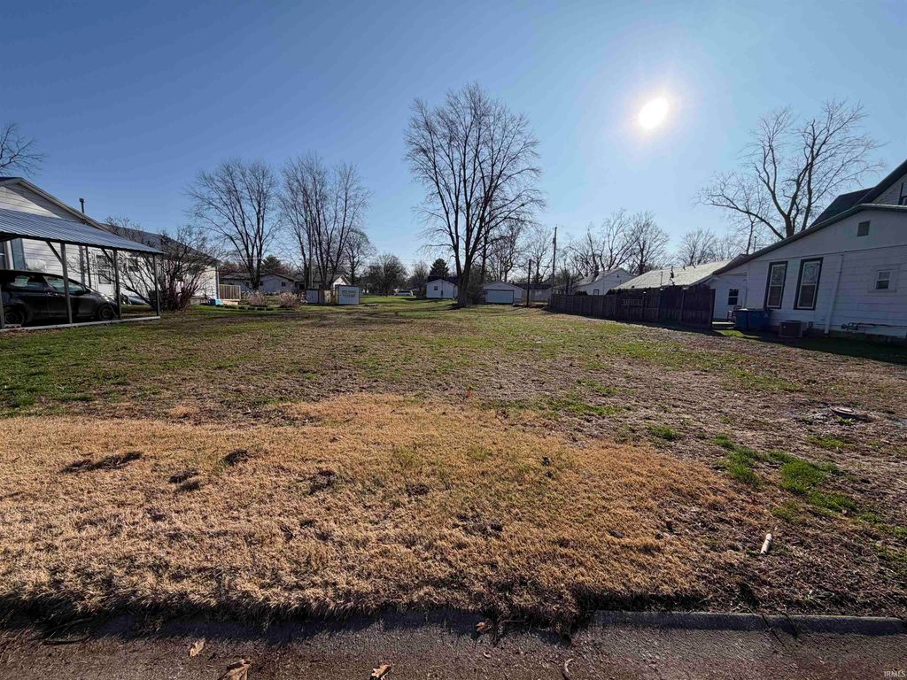 Photo of 914 6th Street, Covington, IN 47932 (MLS # 202608100)